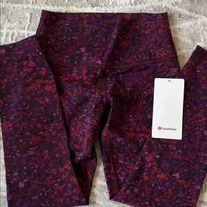 lululemon athletica Women's Leggings - Purple and Red Floral